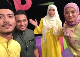 Dua kalimah yang ringan di mulut, tetapi berat di timbangan, serta disukai oleh allah yang maha pengasih iaitu سُبْحَانَ اللَّهِ وَبِحَمْدِهِ سُبْحَانَ اللَّهِ العَظِيمِ (hr:muslim). Permintaan Mengejutkan Peminat Selepas Siti Nordiana Dan Imam Muda Asyraf Jadi Pengacara Meletop Iluminasi