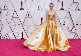 From major moments in tulle to oodles of gold, glamour on the red carpet is back. 8bizshygvpojbm