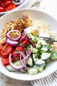 Griechische Hahnchen Tzatziki Bowl Kochkarussell Rezept Griechisches Hahnchen Rezepte Essensrezepte