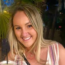 Gretchen Mead's Instagram, Twitter & Facebook