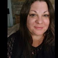 Cynthia Hanlon's Instagram, Twitter & Facebook