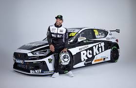 Colin turkington, tom oliphant, stephen jelley team dynamics honda: Nic Hamilton Rokit Cities