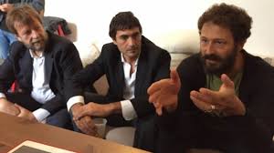 Nato 42 anni fa a monza, si è occupato per una vita di filosofia rinascimentale, prima come ricercatore e poi come professore. Fratoianni Casarini E De Pieri Un Solo Candidato Anti Pd La Repubblica