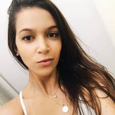 Claudia Almeida updated their profile picture.