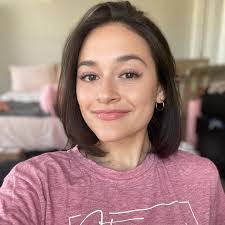 Angela Fogleman's Instagram, Twitter & Facebook