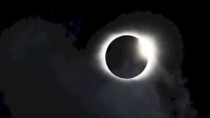 Les habitants des pays d'amérique latine, en particulier en argentine et au chili, ont assisté le 2 juillet à une éclipse solaire totale. Phenomenes Astrologiques Importants En Decembre Une Eclipse Solaire Totale Et Une Conjonction Entre Deux Planetes 98 5 Fm