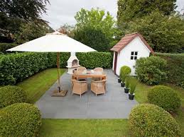 Beton Pflastersteine Auf Der Terrasse Verlegen Steinplatten Terrasse Garten Terrasse Terrasse Pflastern