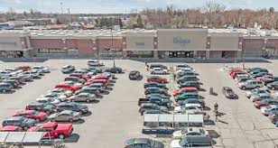 Here's the quick answer if you drive this relatively short distance without making any stops. Detroit Firm Buys Fully Leased Building At Green Acres Plaza