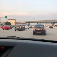 Mungkin tuan/puan terbawa tanpa sengaja n si comel ni jatuh atas highway. Photos At Plaza Tol Loke Yew Taman Tenaga Loke Yew Toll Plaza