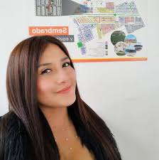 Evelyn Cerritos's Instagram, Twitter & Facebook