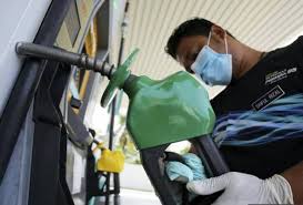 Harga minyak dengan ron 95 terkini sekitar 2,15 ringgit malaysia per liter, naik 4 sen dibandingkan periode seminggu sebelumnya. Harga Ron95 Ron97 Naik 1 Sen Astro Awani