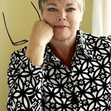 Lisa Radcliffe's Instagram, Twitter & Facebook