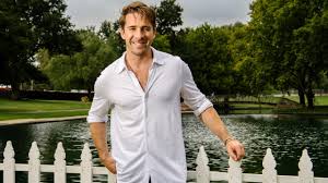 I enjoy dressing up & acting in shows/living rooms. Hugh Sheridan On Packed To The Rafters Five Bedrooms And His One Man Show For The Adelaide Fringe Festival The Advertiser