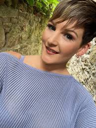 Sunday nap time 🦢 Tag a friend who loves a lazy weekend 😴  @chaitdeshphotography