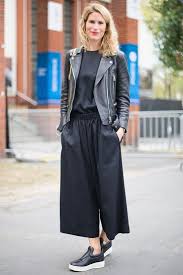It's easy to feel like rainy day outfits equate to boring style sensibilities, but that's simply not true. Rainy Summer Day Outfit Ideas Styling Tips And Looks For Bad Weather