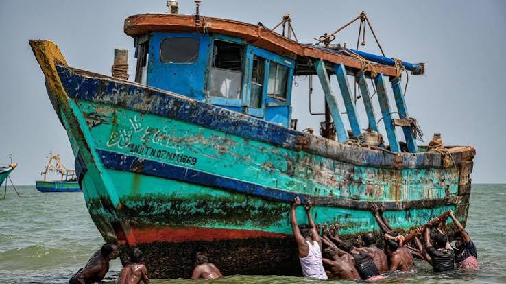Fishermen in Nagapattinam ready to set sail as fishing ban ends - The Hindu