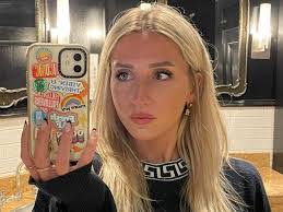 Nicole Kramer's Instagram, Twitter & Facebook