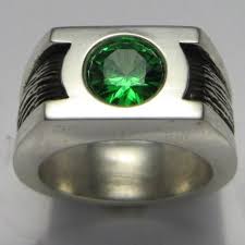 30 Geeky Engagement Rings Wedding Bands And Ring Boxes Geek Wedding Rings Geeky Engagement Rings Green Lantern Wedding