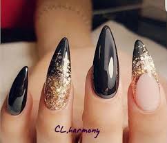 Black And Gold Ombre Stiletto Nails Pin By Dabreeca Osborn On Nailed It Gold Stiletto Nails Stiletto Nails Designs Nail Designs