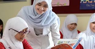 Cara menghargai persamaan kedudukan warga negara. 8 Cara Menghormati Guru Dalam Kehidupan Sehari Hari Berbagi Ilmu