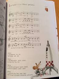 Ich Habe Eine Maus Gesehen In 2020 Kindergarten Lieder Kindergarten Musik Kinder Lied