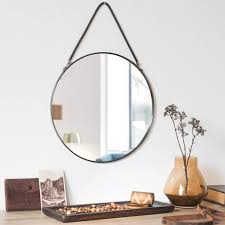 Miroir Rond A Suspendre En Metal Noir D39 Maisons Du Monde En 2020 Miroir Suspendu Miroir Rond Deco Murale