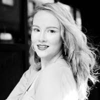 Miriam Cummins's Instagram, Twitter & Facebook