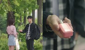 This drama is really cute so far, if you like dramas like birth of a beauty or university dramas like cheese in the trap then you should definitely check it. Find Out About Kang Mirae S Perfume In My Id Is Gangnam Beauty That Is Getting Popular Kpopmap Kpop Kdrama And Trend Stories Coverage