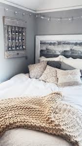 50 Vsco Bedroom Ideas For The 2020 Vsco Room Checklist Vsco Room Decor List How To Make A Vsco Room It Is In 2020 Luxurious Bedrooms Dorm Room Decor Bedroom Layouts