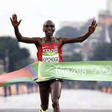 Kipchoge is one of the world's most successful distance runners. Breaking 2 Projekt Von Nike In Monza Das Steckt Hinter Dem Marathon Experiment Mehr Sport