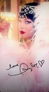 S SY BEM UUFE OF SHOWGIRL مم مسما