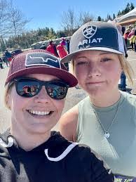 Amber Colley's Instagram, Twitter & Facebook