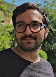 Il coraggio vince". Roberto Vannacci intervistato al Caffè