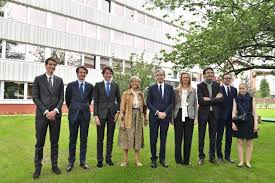 However, frédéric is very close to his brothers alexandre arnault and jean arnault. Entretien Exclusif Bernard Arnault Cette Influence Familiale D Entrepreneurs Du Nord M A Inspire