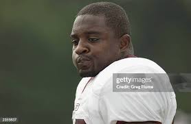 24 Runningback Trung Canidate Photos & High Res Pictures