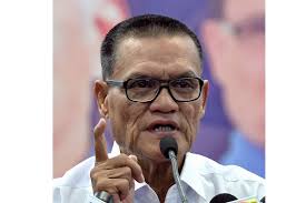 Yaakob adı bir patronimiktir ve kişiye verilen ad olan adnan ile atıfta bulunulmalıdır. Pahang Mb Adnan Yaakob Says Ge14 May Be His Last The Star