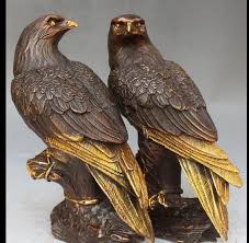 Indonesia mempunyai jutaan spesies langka yang patut menjadi kebanggaan buat kita. Tembaga Kuningan Cina Kerajinan Dekorasi Asia 10 Ditandai Cina Kuningan Ukiran Emas Parrot Burung Elang Pohon Pasangan Patung Sculpture Carved Sculpture Decorativesculpture Bird Aliexpress