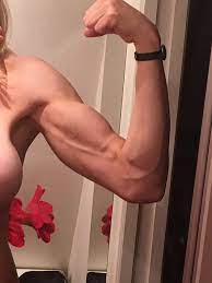 6'5” Amazon Goddess Severa on X: 