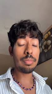 I ended up giving the clothes to manos.amigues , onna_bugeisha_ and  waterdropla ! Go follow the work they do ❤️ #minivlog #finditstyleit  #oversizefashion