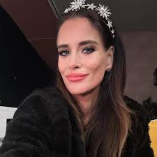 MONA STACY ⭐️✨