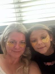 Lori Lemons's Instagram, Twitter & Facebook