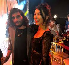 Check spelling or type a new query. Rapci Misha Ile Ask Yasayan Hande Yener Evlilik Defterini Kapatti Haberler Magazin