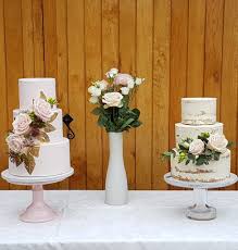 Modern, traditional & exotic wedding cake flavours. Purita Hyam Page 2 Chocolate Wedding Cakes
