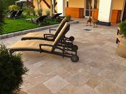 Unsere Travertin Terrassenplatten In Noce Sorgen Fur Eine Sonnenterasse Im Mediterranen Stil Terrassenplatten Natursteine Terrasse