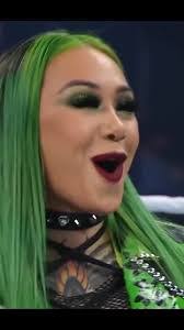 Ronda Queen's Instagram, Twitter & Facebook