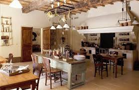Deco Campagne Dans Notre Cuisine 30 Idees Inspirantes Cuisine Provencale Cuisine De Campagne Francaise Meuble Rangement Cuisine