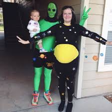 41 Creative Halloween Costumes For Pregnant Women Huffpost Life