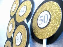 Birthday Black And Gold Cupcake Toppers 12 Cupcake Toppers Black And White With Gold Glitter Paper 20 00 Via Etsy Gold Glitter Paper Glitter Birthday Anniversary Cupcakes