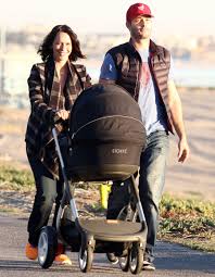 First Pic Jennifer Love Hewitt Hubby Resurface With Bundled Up Baby Jennifer Love Jennifer Love Hewitt Husband Jennifer Love Hewitt