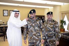 دخل أسطورة الكرة الكويتية، بدر المطوع، التاريخ من أوسع أبوابه، بانتزاعه لقب عميد لاعبي العالم، عقب مشاركته في مباراة بلاده ضد البحرين، ضمن تصفيات بطولة كأس العرب 2021. Ø£Ø­Ù…Ø¯ Ø³Ø§Ù„Ù… On Twitter ØªØ±Ù‚ÙŠØ© Ù„Ø§Ø¹Ø¨ Ù…Ù†ØªØ®Ø¨ Ø§Ù„ÙƒÙˆÙŠØª Ø¨Ø¯Ø± Ø§Ù„Ù…Ø·ÙˆØ¹ Ù…Ù† Ø±ØªØ¨Ø© Ù…Ù„Ø§Ø²Ù… Ø£ÙˆÙ„ Ø¥Ù„Ù‰ Ø±ØªØ¨Ø© Ù†Ù‚ÙŠØ¨ Ù…Ù† Ù‚Ø¨Ù„ Ù…Ø±Ø²ÙˆÙ‚ Ø§Ù„ØºØ§Ù†Ù… Ø­ÙŠØ« ÙŠØ¹Ù…Ù„ Ø¨Ø­Ø±Ø³ Ù…Ø¬Ù„Ø³ Ø§Ù„Ø£Ù…Ø© Http T Co U6sauos9iy